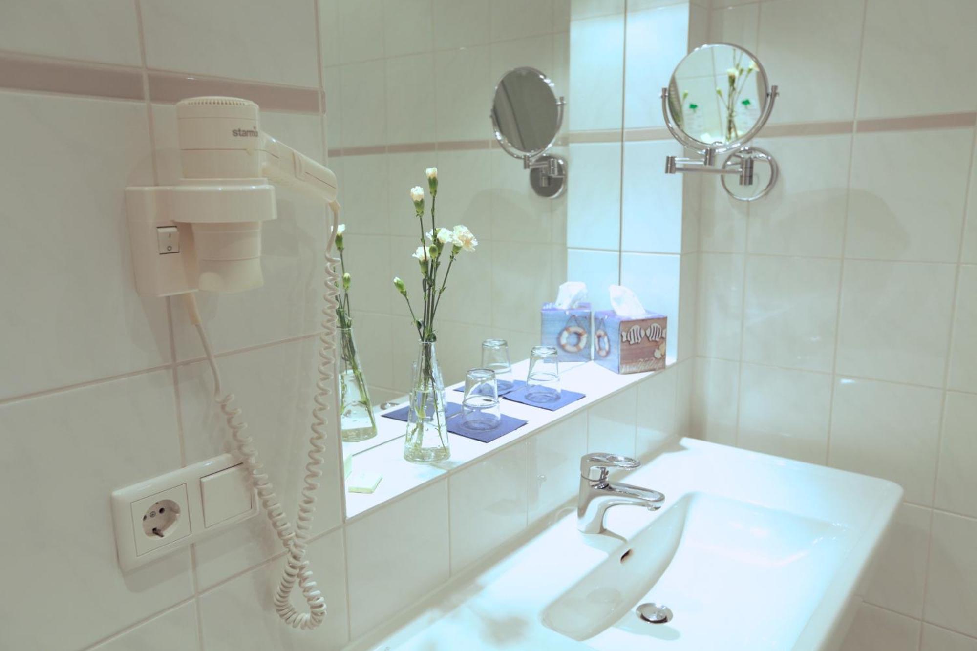 Acqua Strande Yachthotel & Restaurant Room photo